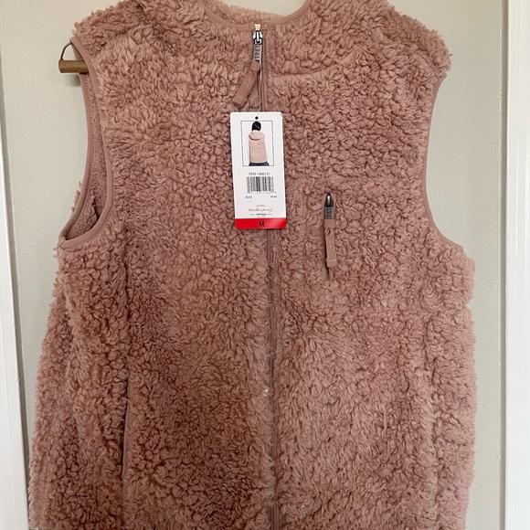 Pink women’s fuzzy vest with hood - Picture 8 of 10